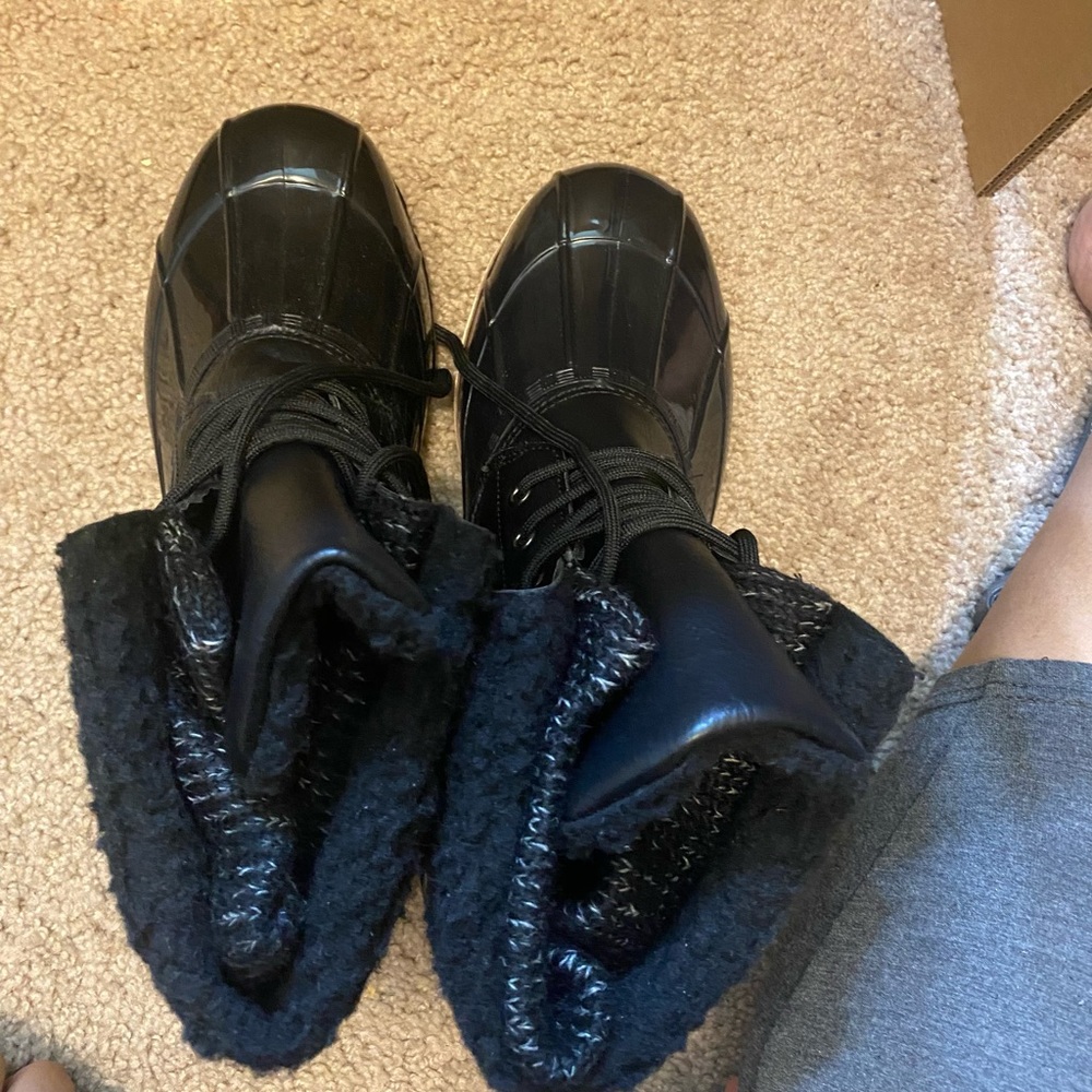 Snow boots